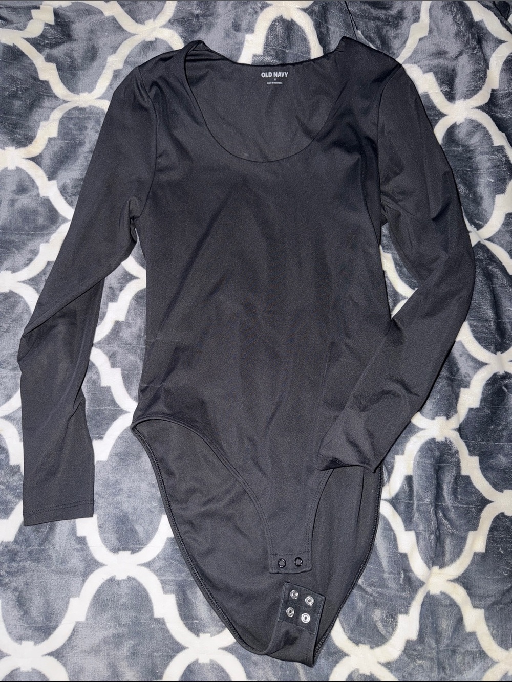 Old Navy Black Long-Sleeve Scoop-Neck Bodysuit